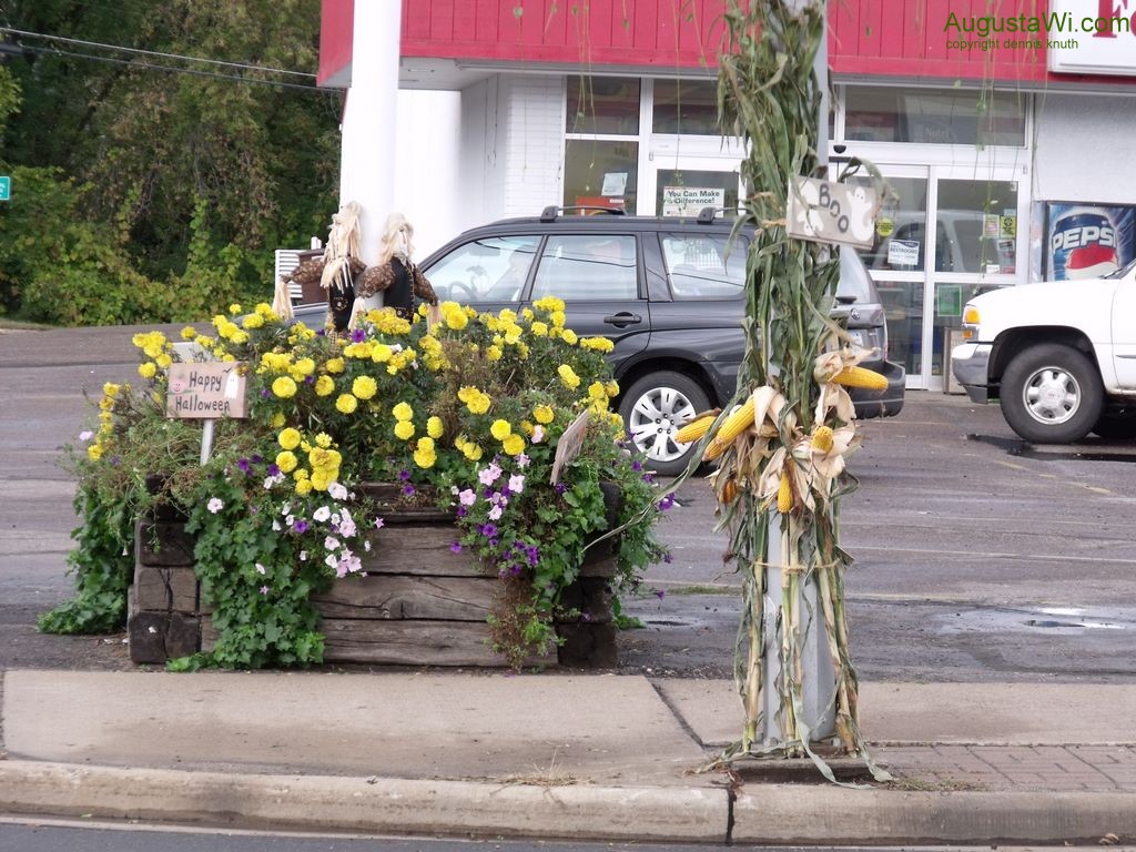 Photo of ScareCrow on Lincoln Street in Augusta Wisc
